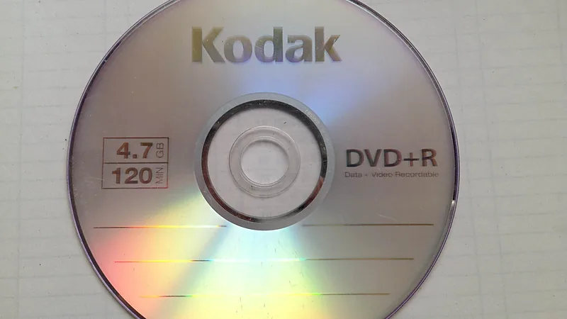A Kodak DVD+R recordable disc labelled 4.7 GB and 120 minutes