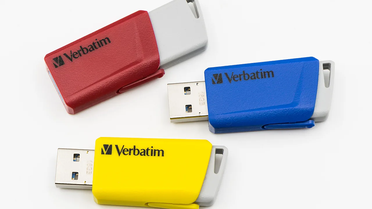 Three Verbatim Store n Click USB flash drives in red, blue and yellow